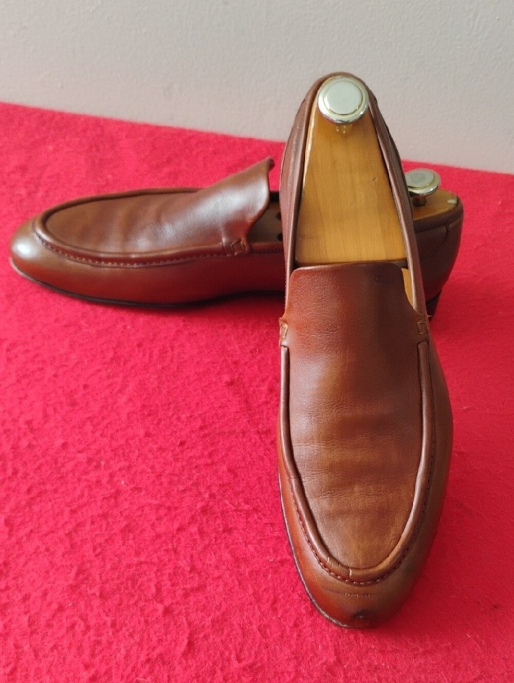 Salvatore Ferragamo Men's Chestnut Brown Leather Slip-On Loafers - Picture 4 of 9